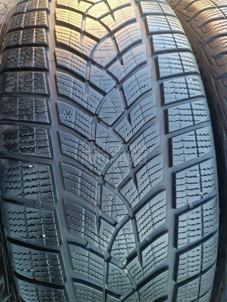 Goodyear 225/55 R18 Zimska