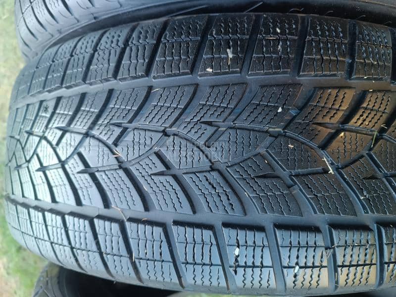 Goodyear 225/55 R18 Zimska