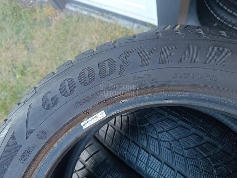 Goodyear 225/55 R18 Zimska