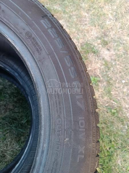 Nokian 225/55 R17 Zimska