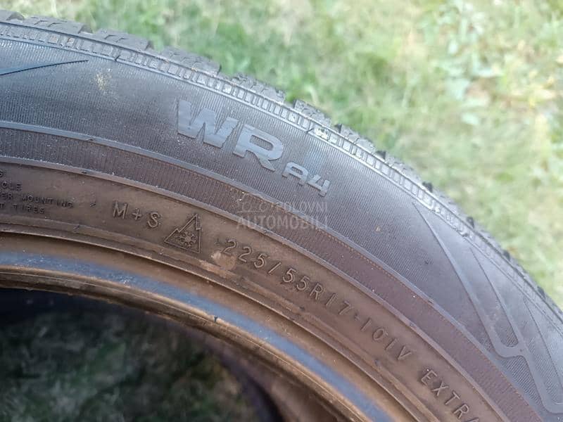 Nokian 225/55 R17 Zimska