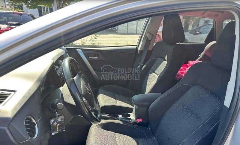 Toyota Auris 1.8 HSD