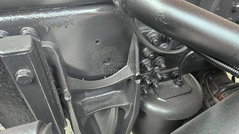 Iveco 4x4  kiper sa kranom