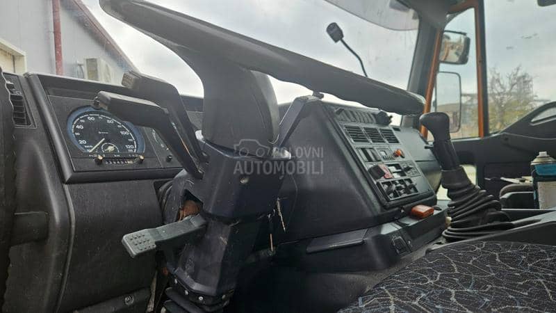Iveco 4x4  kiper sa kranom