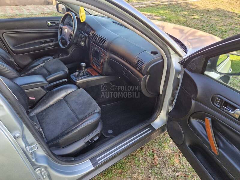 Volkswagen Passat B5.5 2.8  BLINDA