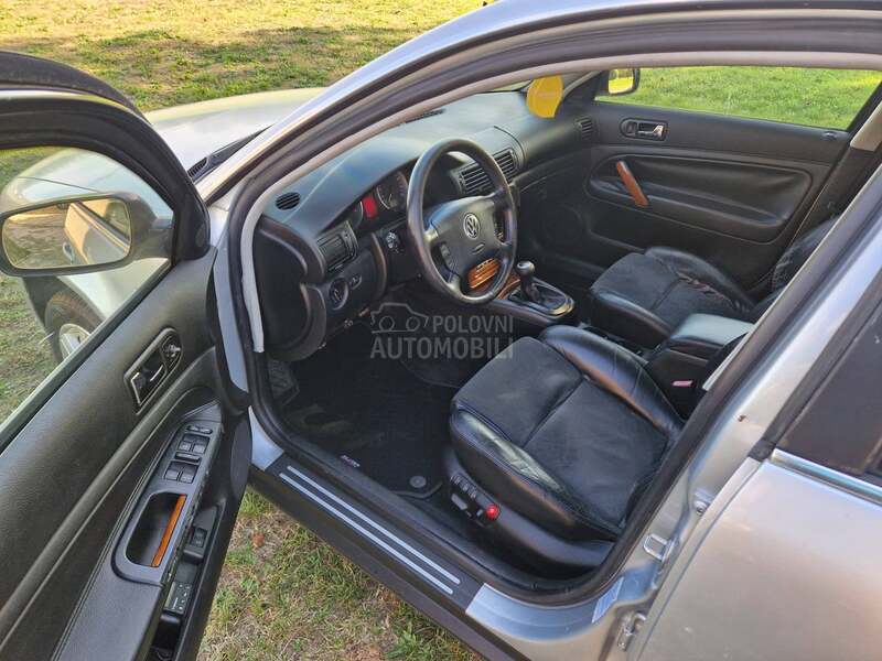 Volkswagen Passat B5.5 2.8  BLINDA