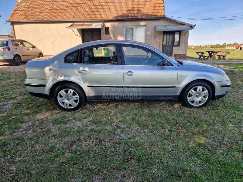 Volkswagen Passat B5.5 2.8  BLINDA