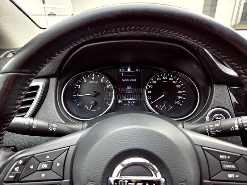Nissan Qashqai /1.2T Tekna Aut/