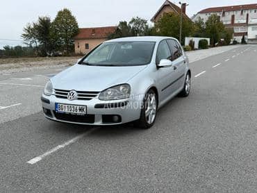 Volkswagen Golf 5 NaaVI