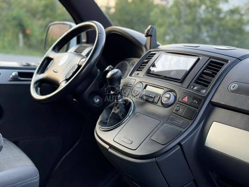 Volkswagen Multivan 2.5 TDI Caravela