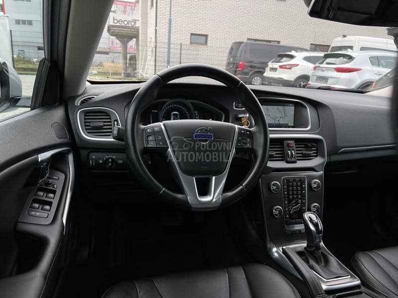 Volvo V40 D3 Summum CH