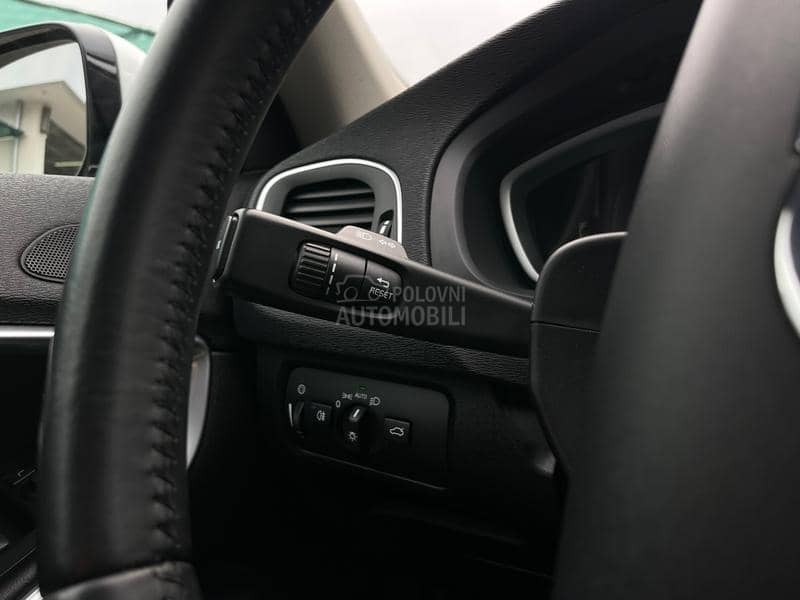 Volvo V40 D3 Summum CH