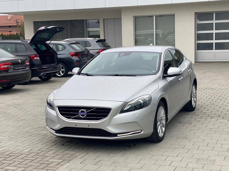 Volvo V40 D3 Summum CH
