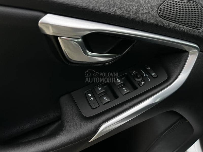 Volvo V40 D3 Summum CH