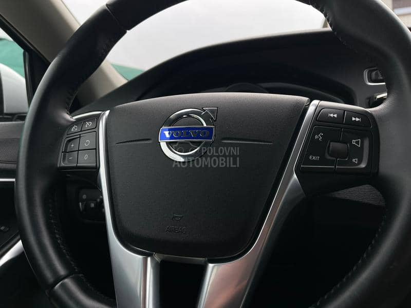 Volvo V40 D3 Summum CH
