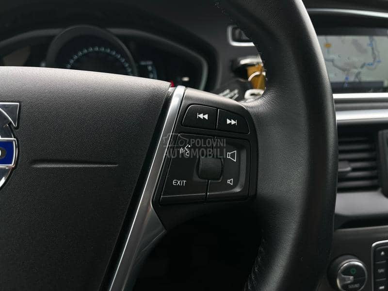 Volvo V40 D3 Summum CH