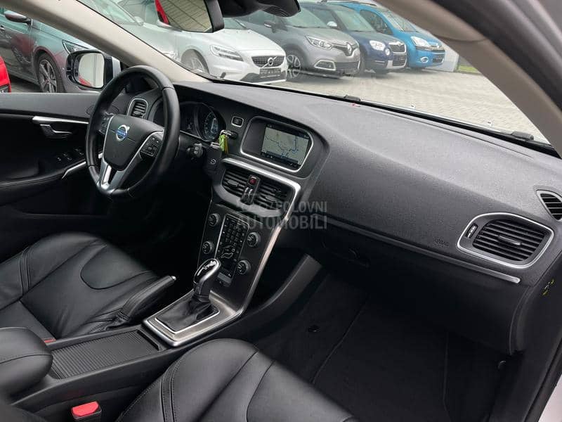 Volvo V40 D3 Summum CH