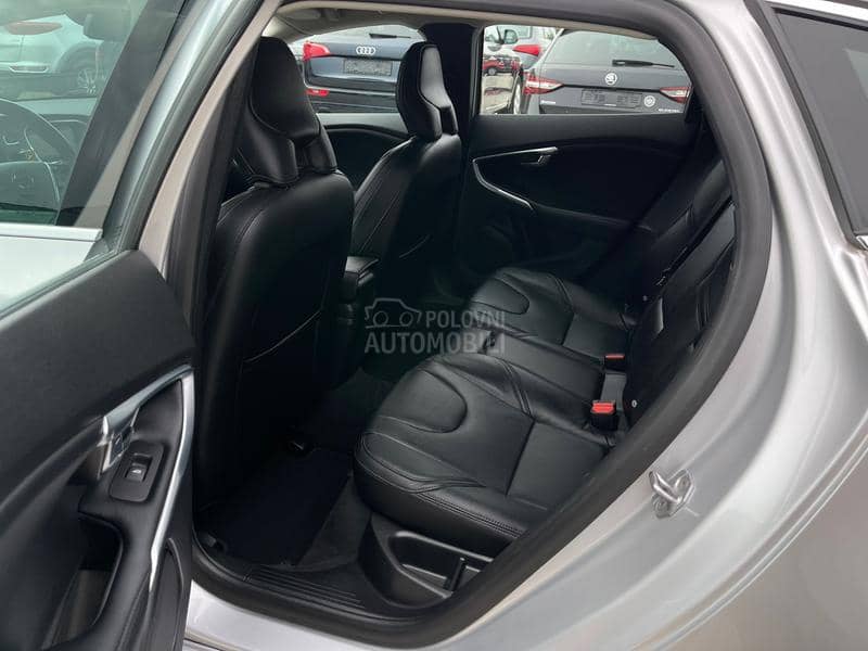 Volvo V40 D3 Summum CH