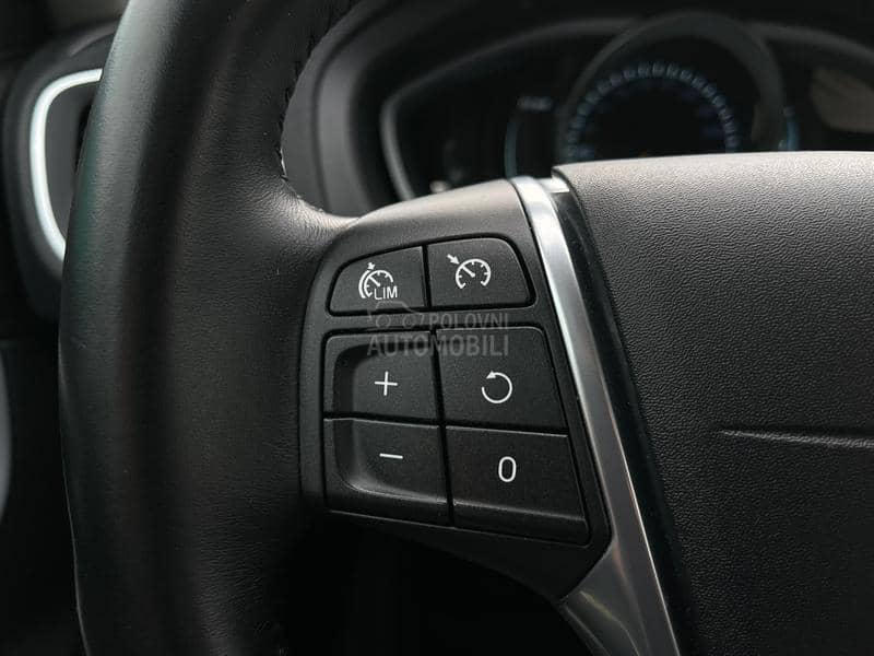 Volvo V40 D3 Summum CH