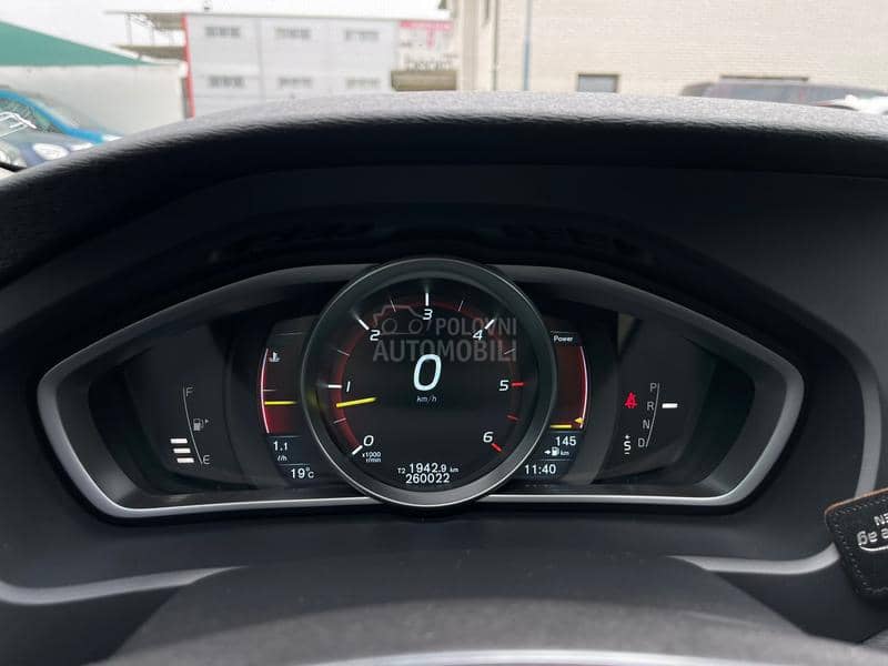 Volvo V40 D3 Summum CH