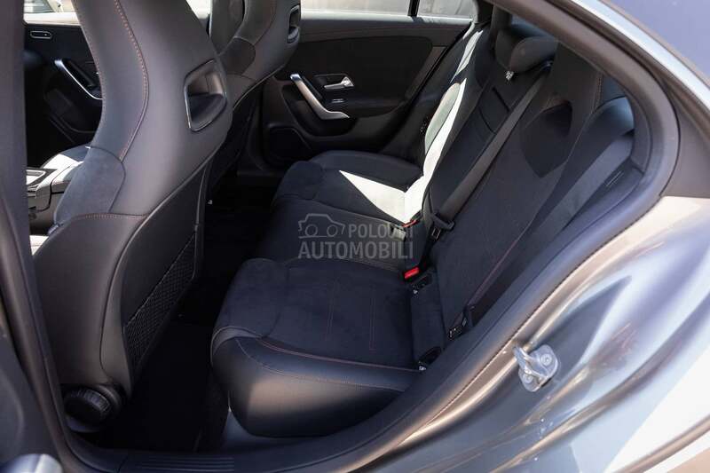 Mercedes Benz CLA 180 