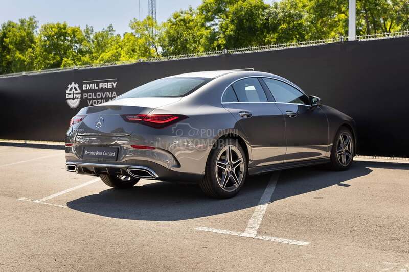 Mercedes Benz CLA 180 