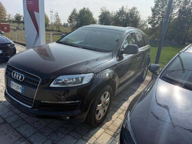 Audi Q7 