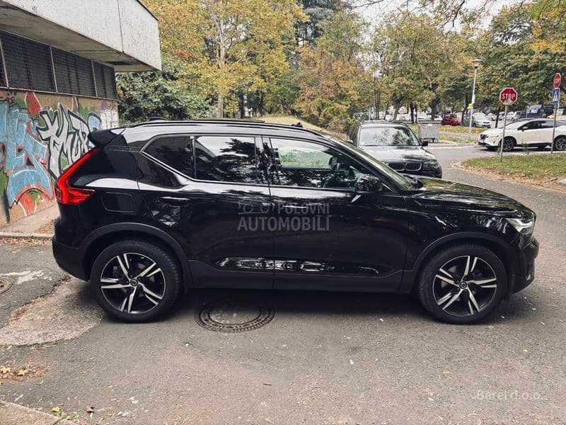 Volvo XC40 2.0 D4 AWD R-DESIGN