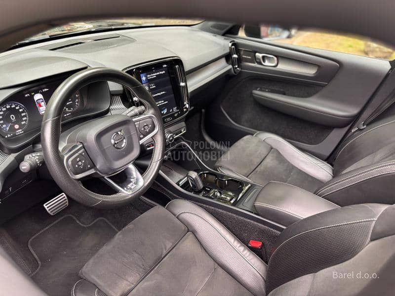 Volvo XC40 2.0 D4 AWD R-DESIGN