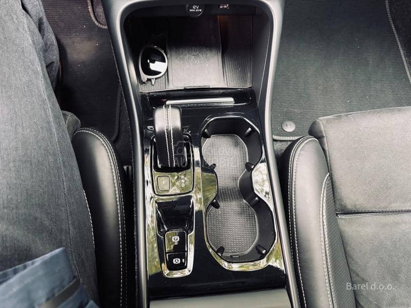 Volvo XC40 2.0 D4 AWD R-DESIGN