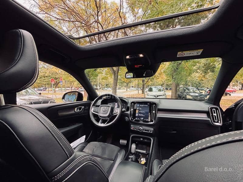 Volvo XC40 2.0 D4 AWD R-DESIGN