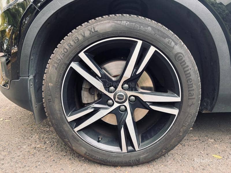 Volvo XC40 2.0 D4 AWD R-DESIGN