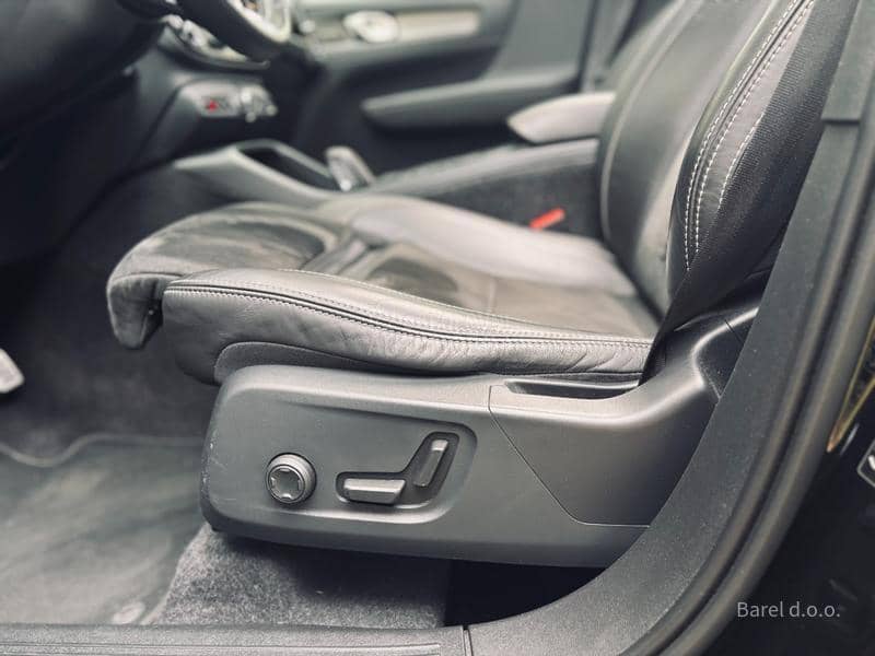 Volvo XC40 2.0 D4 AWD R-DESIGN