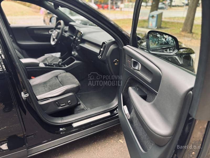 Volvo XC40 2.0 D4 AWD R-DESIGN
