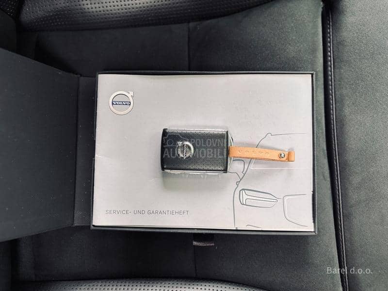 Volvo XC40 2.0 D4 AWD R-DESIGN