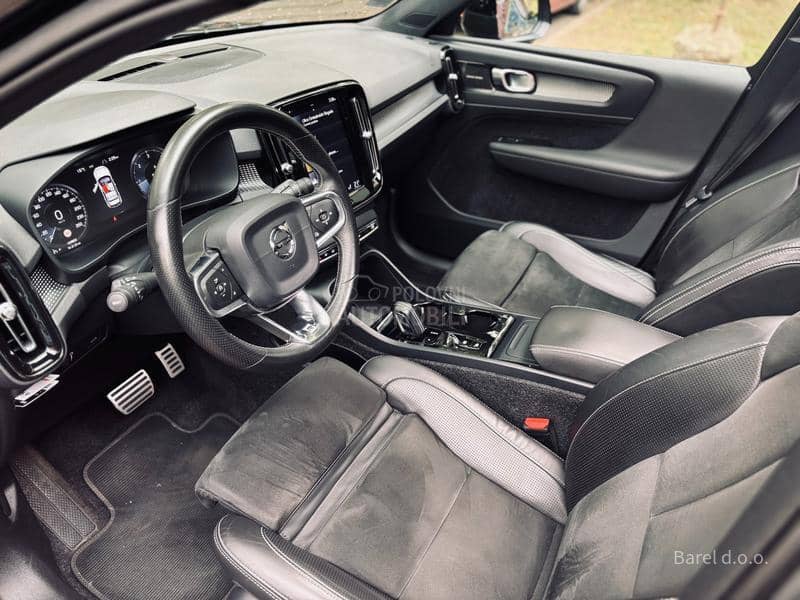 Volvo XC40 2.0 D4 AWD R-DESIGN