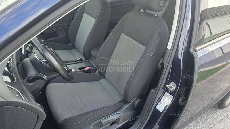 Volkswagen Golf 7 1,6TDI BLUEMOTION