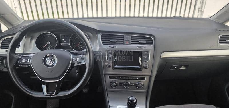 Volkswagen Golf 7 1,6TDI BLUEMOTION