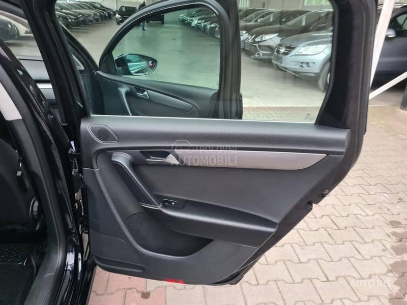 Volkswagen Passat B7 1.6 TDI HIGHLINE
