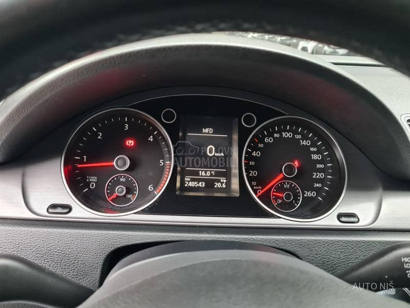 Volkswagen Passat B7 1.6 TDI HIGHLINE