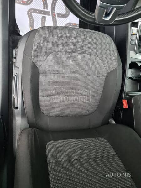 Volkswagen Passat B7 1.6 TDI HIGHLINE