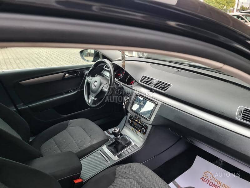 Volkswagen Passat B7 1.6 TDI HIGHLINE