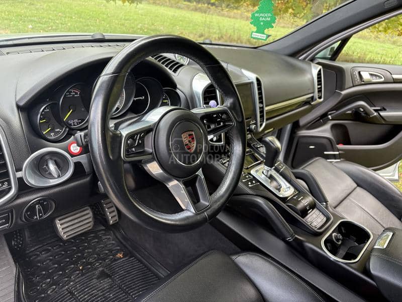 Porsche Cayenne 3.0