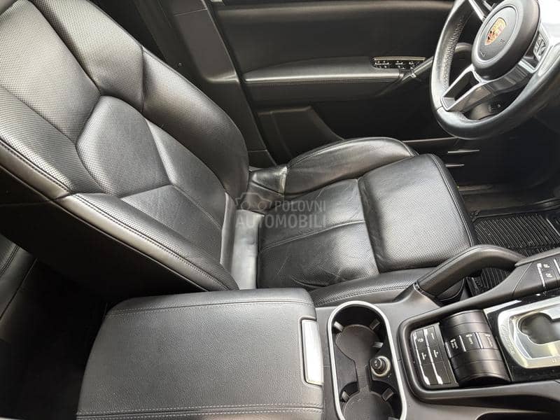 Porsche Cayenne 3.0