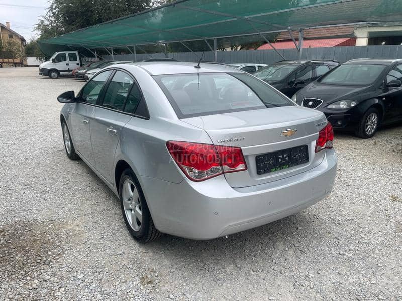 Chevrolet Cruze 1.6 deLux