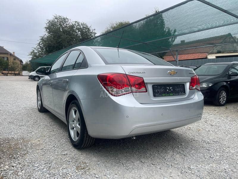 Chevrolet Cruze 1.6 deLux