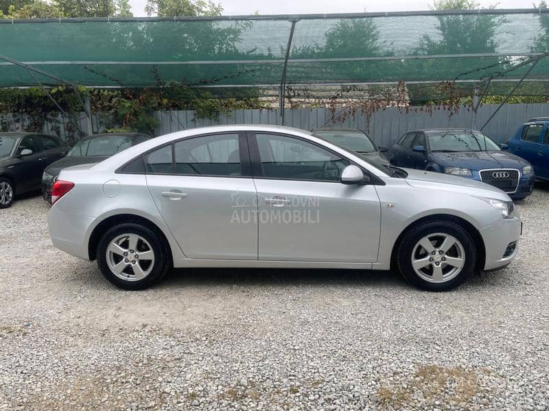 Chevrolet Cruze 1.6 deLux