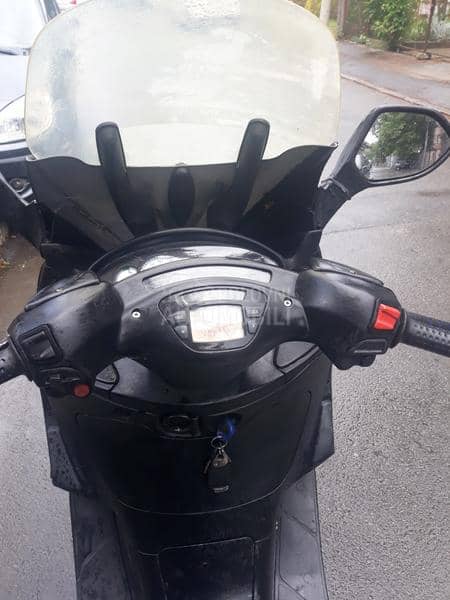 Piaggio x9