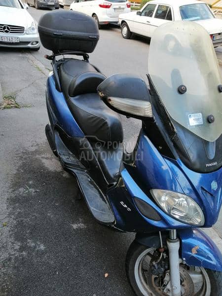 Piaggio x9