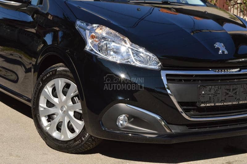 Peugeot 208 1.2 PureTech Nav